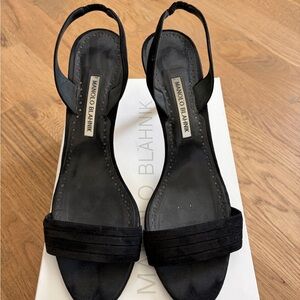 Manolo Blahnik Elegant Black Heels